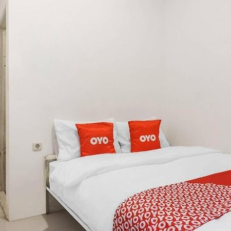 Super Oyo 91074 Stariez Senen Syariah Hotel Джакарта Екстериор снимка