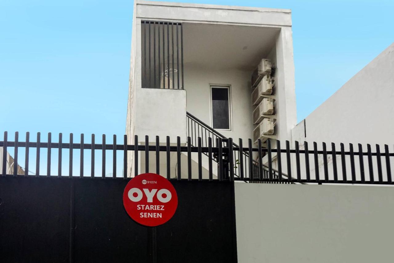 Super Oyo 91074 Stariez Senen Syariah Hotel Джакарта Екстериор снимка