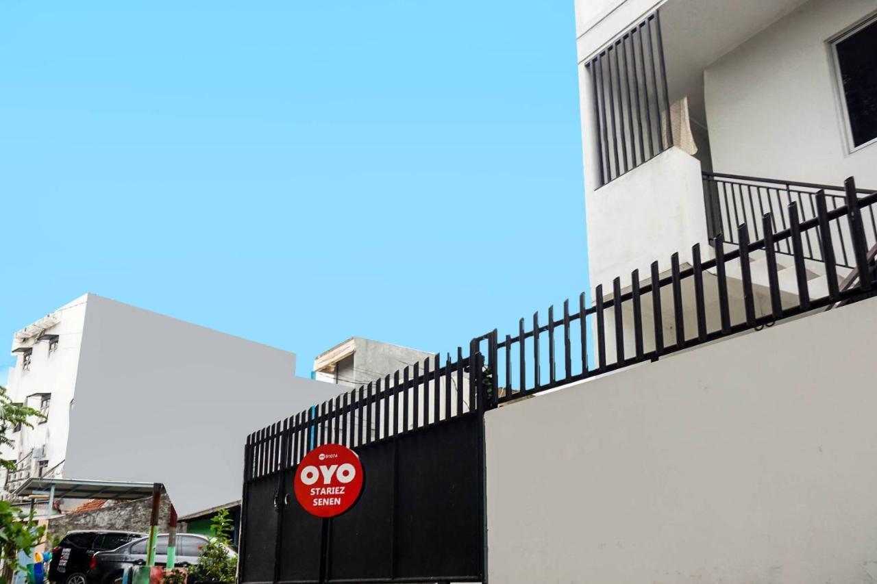 Super Oyo 91074 Stariez Senen Syariah Hotel Джакарта Екстериор снимка
