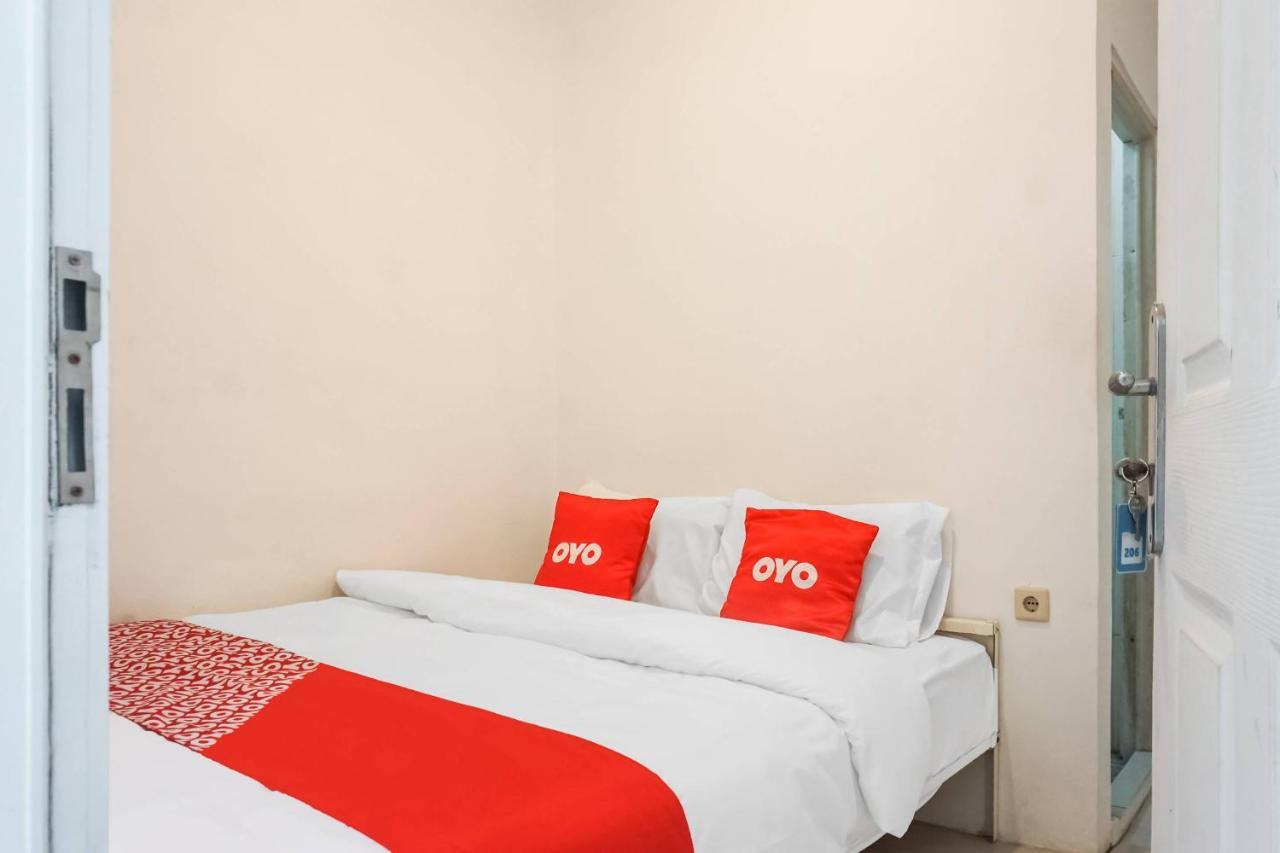 Super Oyo 91074 Stariez Senen Syariah Hotel Джакарта Екстериор снимка