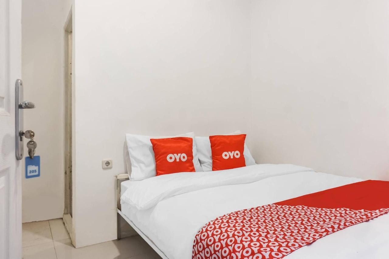 Super Oyo 91074 Stariez Senen Syariah Hotel Джакарта Екстериор снимка