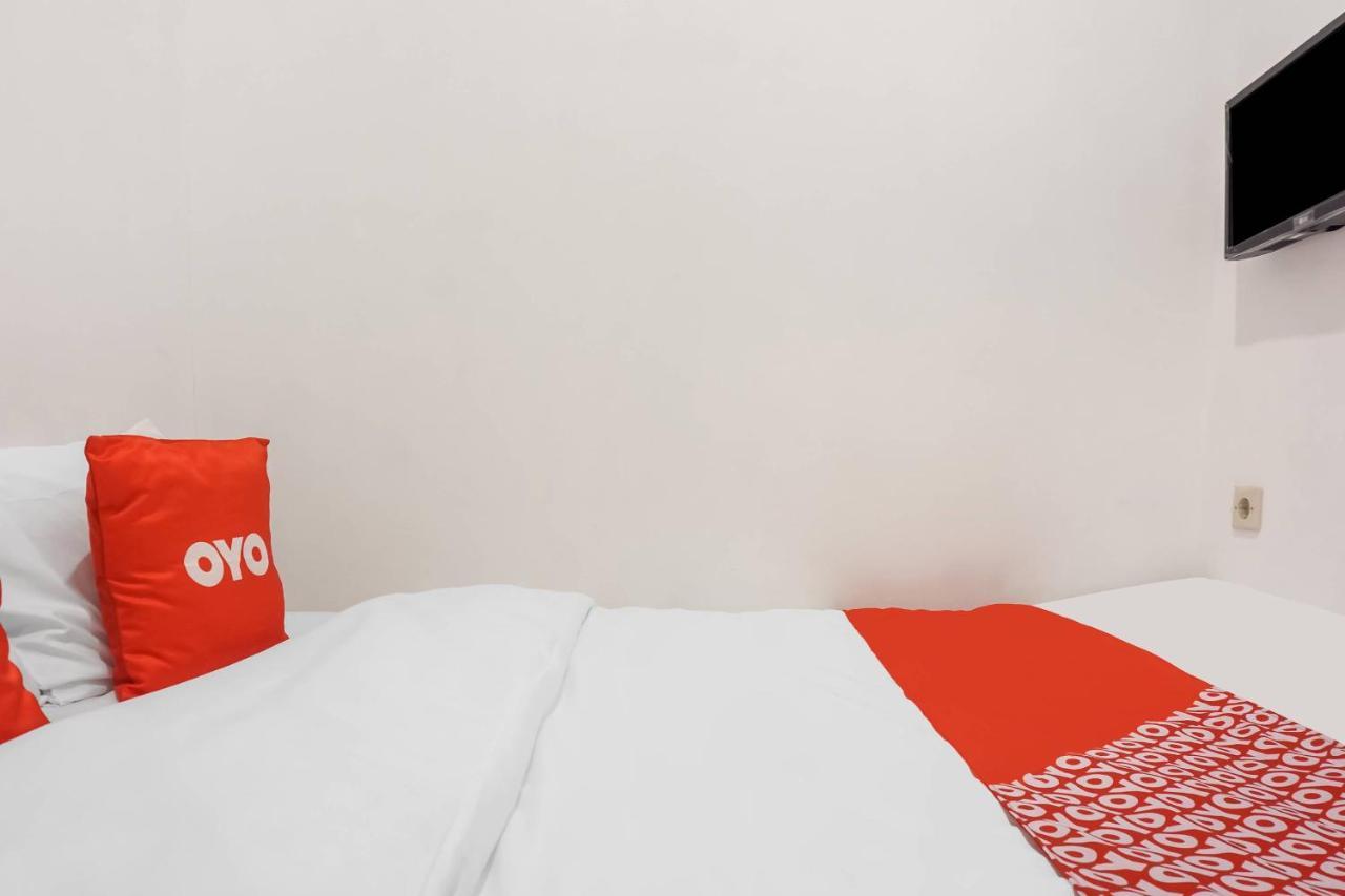 Super Oyo 91074 Stariez Senen Syariah Hotel Джакарта Екстериор снимка